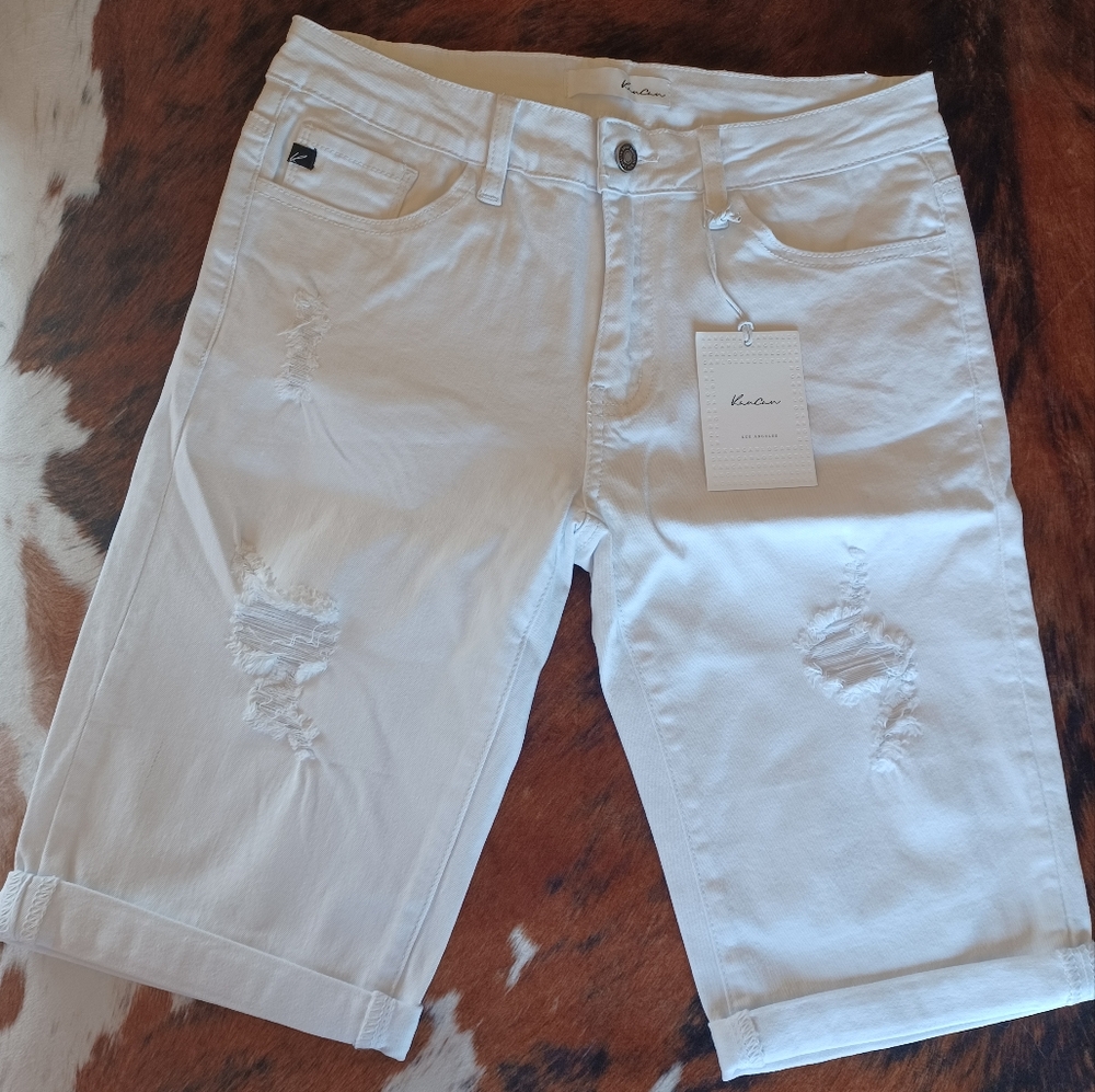 KanCan White Bermuda Shorts